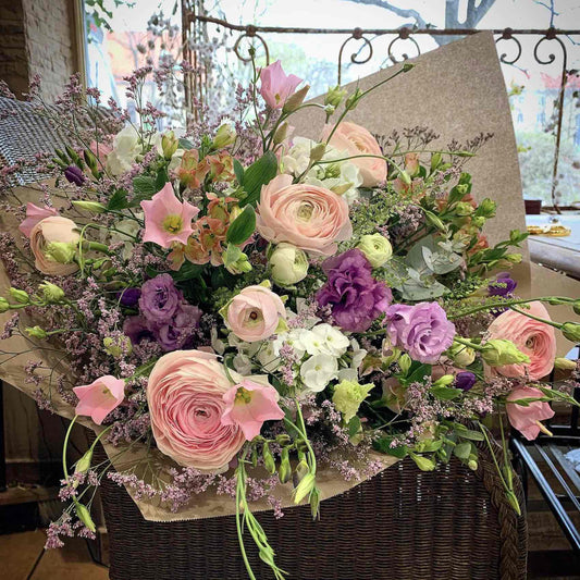 Der exklusive Blumenstrauß Long "Frühling" - Der Blumenladen Rauch GmbH